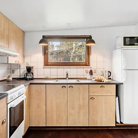 2 Bedroom Awesome In Holiday home